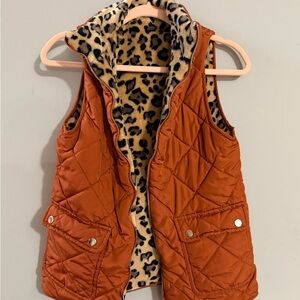 Women's Reversible Quilted Vest with Leopard Print Lining